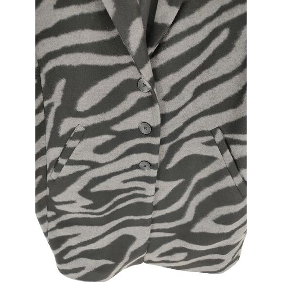 Torrid Woman Black/Gray Animal Print Button up Coat Size 2X Lined 2 Slash Pocket - Picture 4 of 7